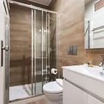 Apartamento Portucale ! Campo Ourique Design W/ Balcony