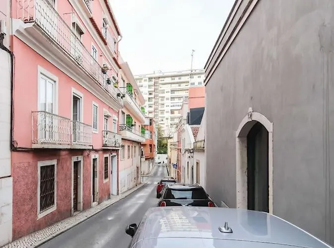 דירה Portucale ! Campo Ourique Design W/ Balcony