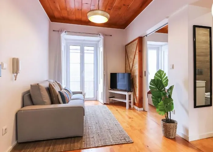Portucale ! Campo Ourique Design W/ Balcony דירה