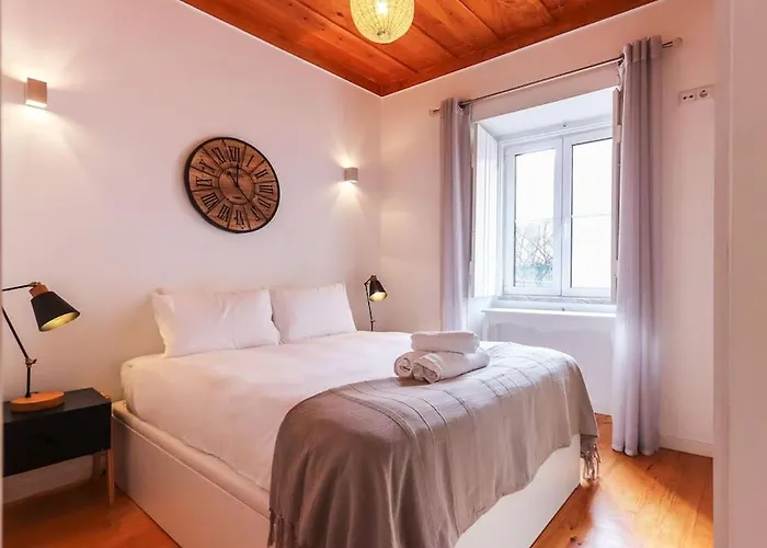 דירה Portucale ! Campo Ourique Design W/ Balcony