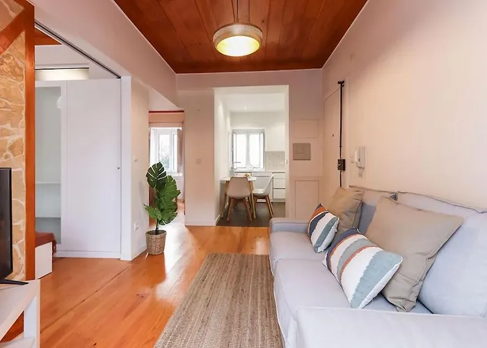 דירה Portucale ! Campo Ourique Design W/ Balcony *