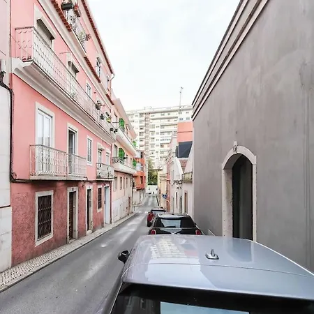 Апартаменты Portucale ! Campo Ourique Design W/ Balcony
